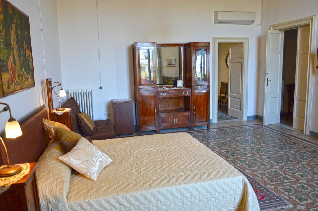 ガリポリ パラッツォ ヴァッレボーナ Bed & Breakfast エクステリア 写真