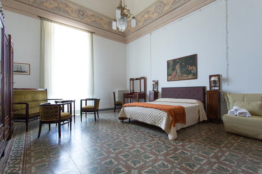ガリポリ パラッツォ ヴァッレボーナ Bed & Breakfast エクステリア 写真
