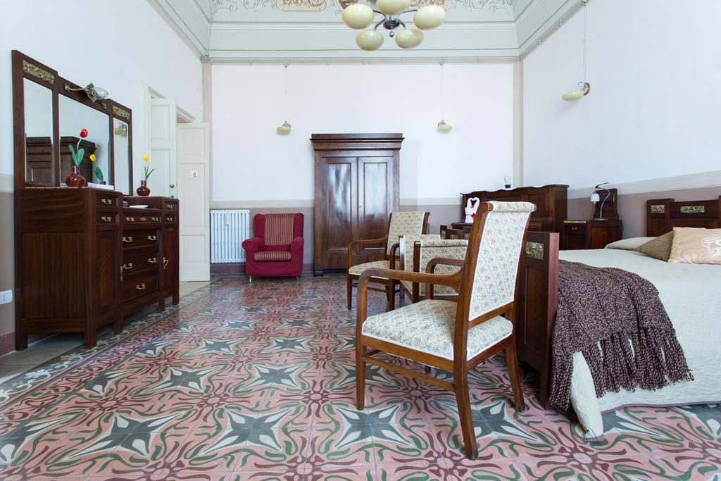 ガリポリ パラッツォ ヴァッレボーナ Bed & Breakfast エクステリア 写真