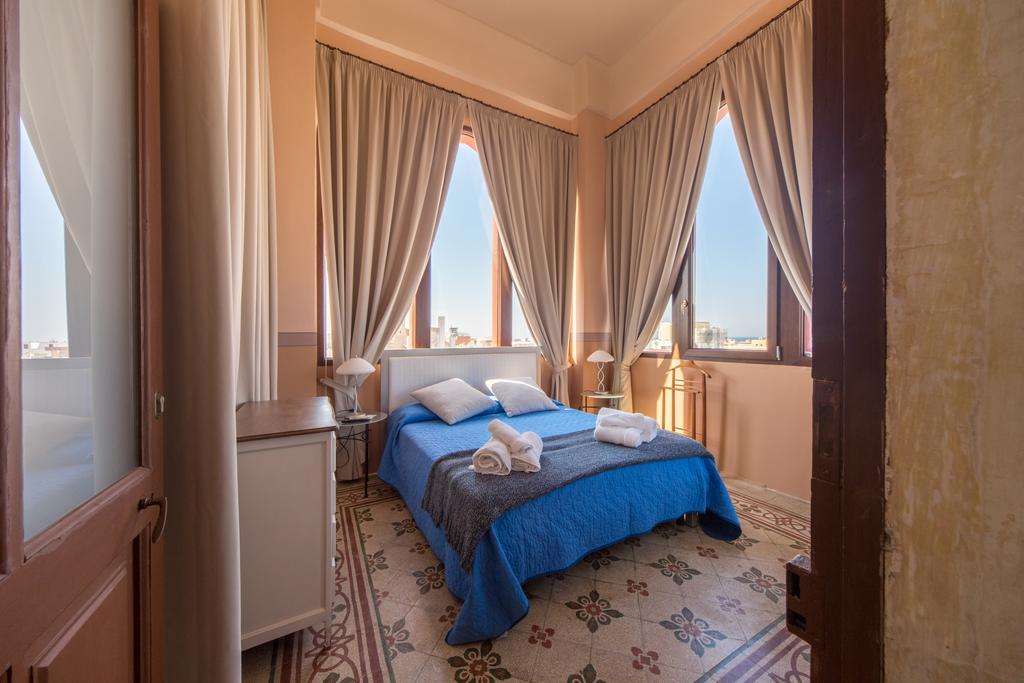 ガリポリ パラッツォ ヴァッレボーナ Bed & Breakfast エクステリア 写真